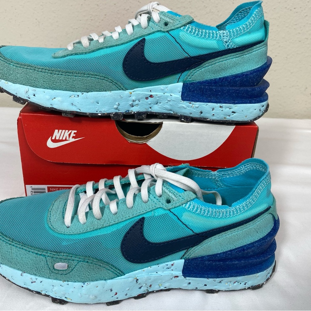 Nike Turquoise and Navy Athletic Shoes